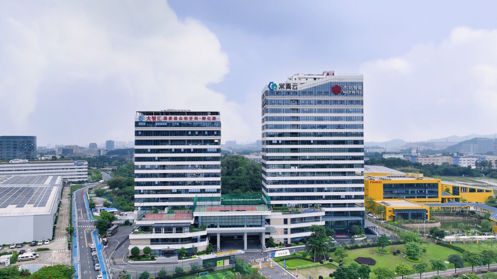 银河大厦（晴天）